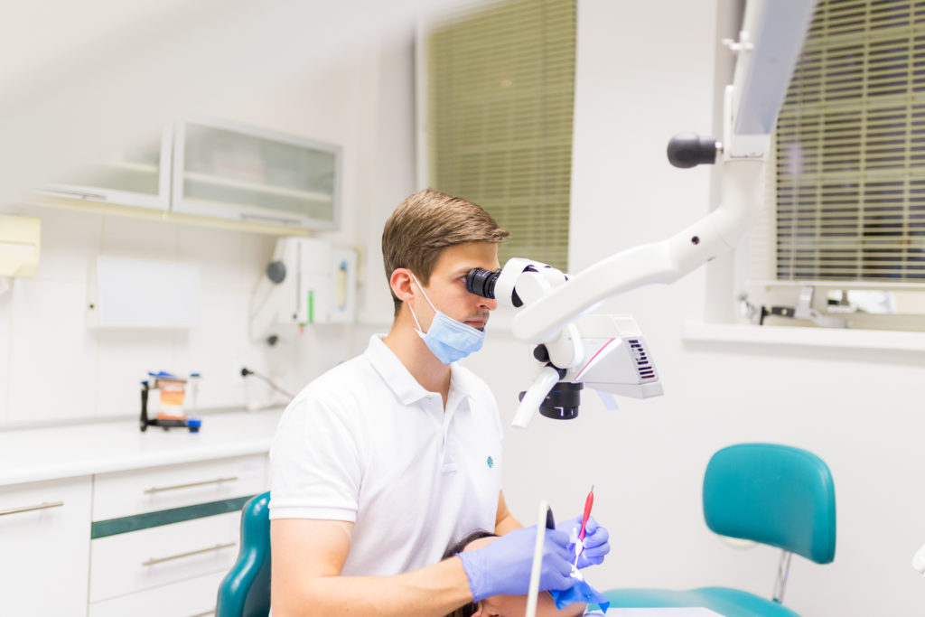 GADZIŃSCY :: Stomatolog Poznań, dentysta poznan :: Implanty, Endodoncja, Protetyka, Stomatologia estetyczna Poznań Grunwald
